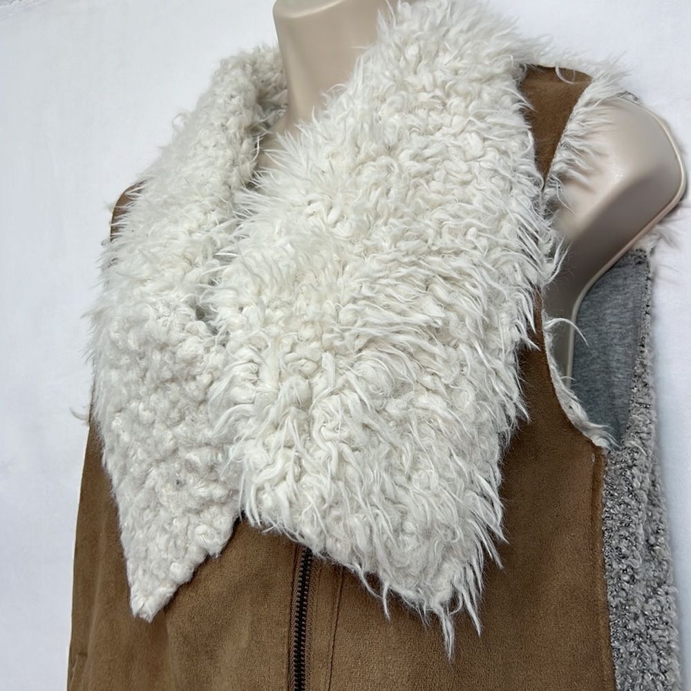 Two Sisters Multi texture Vest medium EUC - Picture 5 of 12